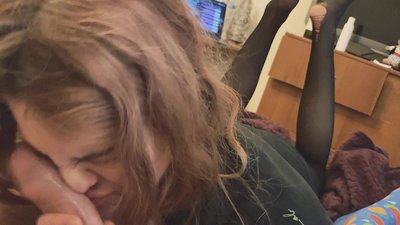 Keelpiel, geskeurde broekiekouse en geskeurde hakke lekker om te ontmoet